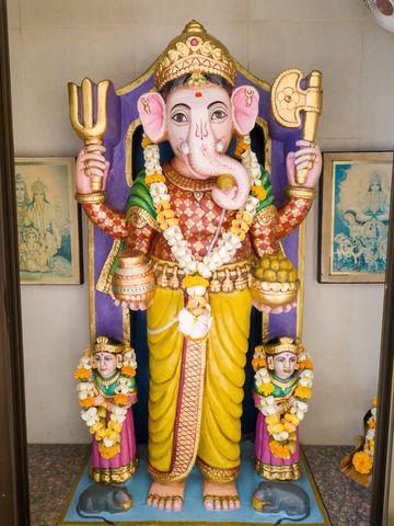 Dar es Salaam Temple Murti Darshan