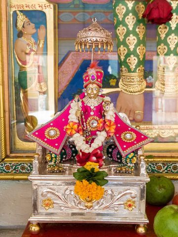 Dar es Salaam Temple Murti Darshan