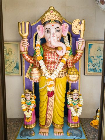 Dar es Salaam Temple Murti Darshan