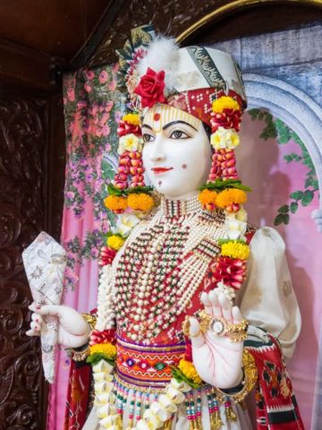 Dar es Salaam Temple Murti Darshan