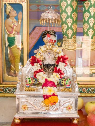 Dar es Salaam Temple Murti Darshan
