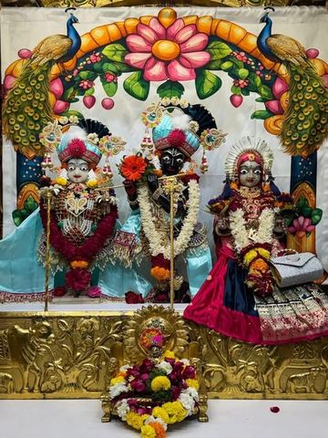 Surat Rustambag Temple Murti Darshan