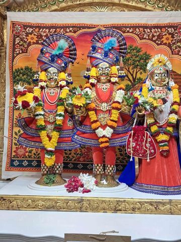 Surat Rustambag Temple Murti Darshan