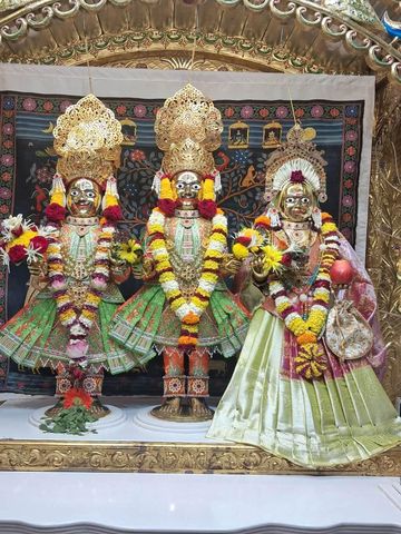 Surat Rustambag Temple Murti Darshan