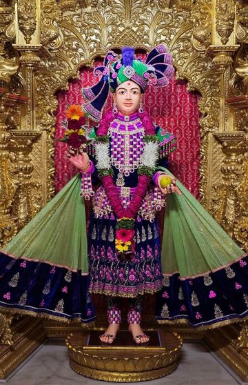 Surat Rustambag Temple Murti Darshan