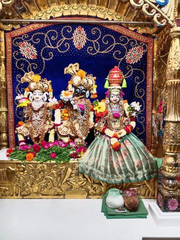 Surat Rustambag Temple Murti Darshan