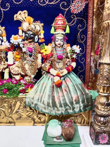 Surat Rustambag Temple Murti Darshan