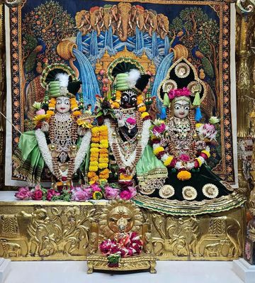 Surat Rustambag Temple Murti Darshan