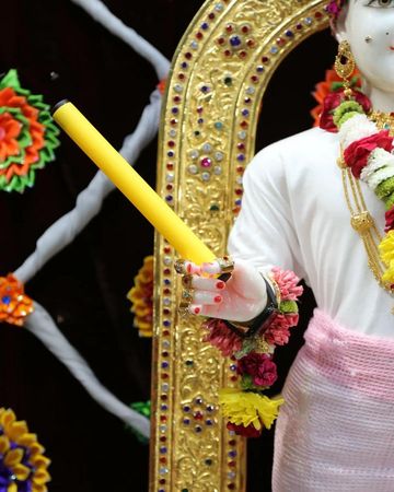 Woolwich Temple Murti Darshan